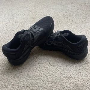 Brooks Adrenaline GTS 22